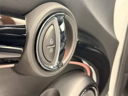 Photo 16 Mini Mini Hatch 5 Portes Cooper S 178 ch DKG7