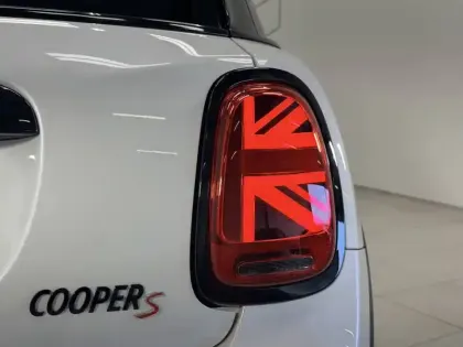 Photo 23 Mini Mini Hatch 5 Portes Cooper S 178 ch DKG7