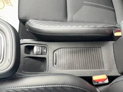 Photo 33 Renault Clio  E-Tech full hybrid 145 ch GSR2