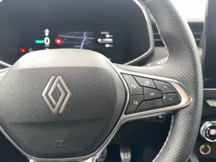 Photo 16 Renault Clio  E-Tech full hybrid 145 ch GSR2