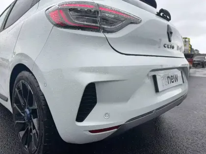 Photo 7 Renault Clio  E-Tech full hybrid 145 ch GSR2