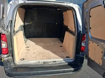 Photo 19 Peugeot Partner  FOURGON STANDARD 650 KG BLUEHDI 130 S&S EAT8