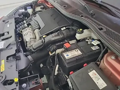 Photo 14 Peugeot 208  PureTech 100 S&S BVM6