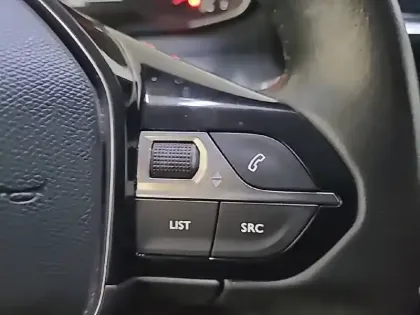 Photo 23 Peugeot 208  PureTech 100 S&S BVM6