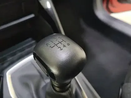 Photo 13 Peugeot 208  PureTech 100 S&S BVM6