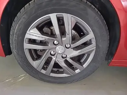 Photo 12 Peugeot 208  PureTech 100 S&S BVM6