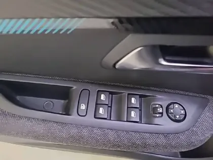 Photo 25 Peugeot 208  PureTech 100 S&S BVM6