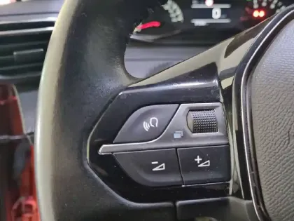 Photo 22 Peugeot 208  PureTech 100 S&S BVM6