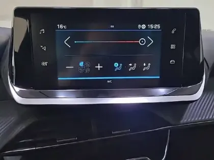 Photo 19 Peugeot 208  PureTech 100 S&S BVM6