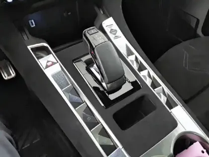 Photo 13 DS DS 7 DS7 Crossback Hybride E-Tense 225 EAT8