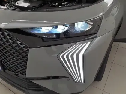 Photo 15 DS DS 7 DS7 Crossback Hybride E-Tense 225 EAT8