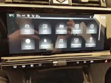 Photo 18 DS DS 7 DS7 Crossback Hybride E-Tense 225 EAT8