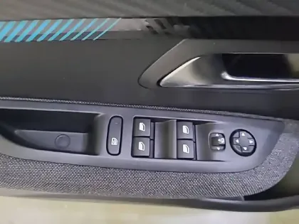 Photo 25 Peugeot 208  BlueHDi 100 S&S BVM6