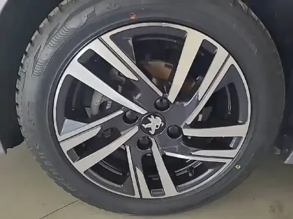 Photo 12 Peugeot 208  BlueHDi 100 S&S BVM6