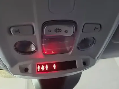 Photo 27 Peugeot 208  BlueHDi 100 S&S BVM6