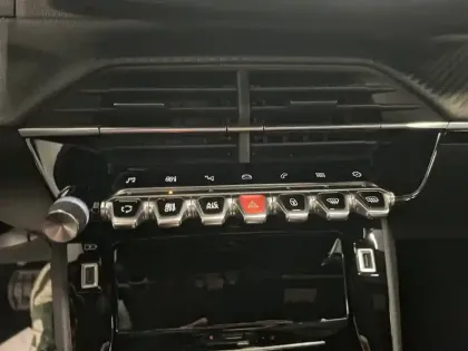 Photo 21 Peugeot 2008 Gén. II Ph1 NG Allure Pack 5