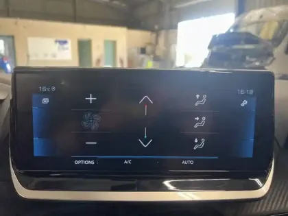 Photo 14 Peugeot 2008 Gén. II Ph1 NG Allure Pack 5