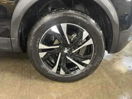 Photo 11 Peugeot 2008 Gén. II Ph1 NG Allure Pack 5