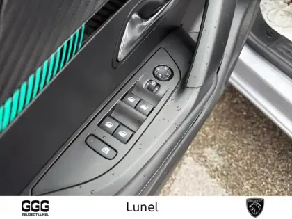 Photo 11 Peugeot 2008  Electrique 136 ch