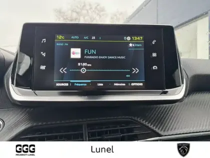 Photo 15 Peugeot 2008  Electrique 136 ch