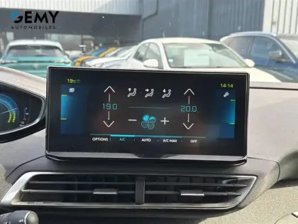 Photo 13 Peugeot 3008  Hybrid 225 e-EAT8