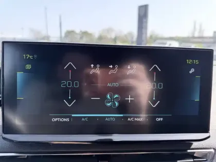 Photo 20 Peugeot 3008  Hybrid 225 e-EAT8