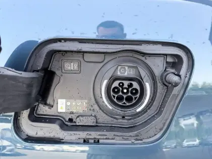 Photo 35 Peugeot 3008  Hybrid 225 e-EAT8