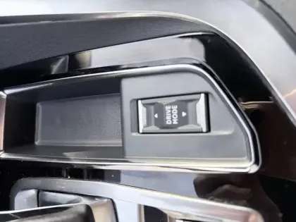 Photo 30 Peugeot 3008  Hybrid 225 e-EAT8