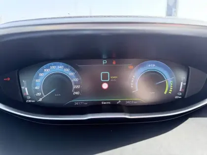 Photo 18 Peugeot 3008  Hybrid 225 e-EAT8