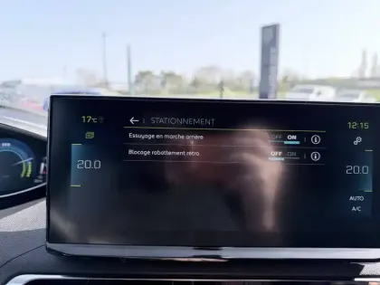 Photo 23 Peugeot 3008  Hybrid 225 e-EAT8