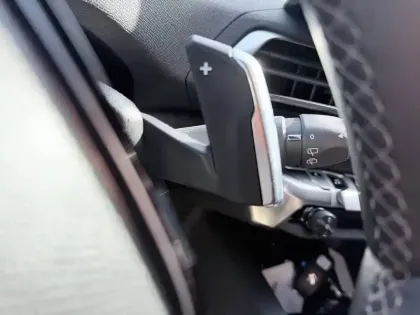 Photo 16 Peugeot 3008  Hybrid 225 e-EAT8