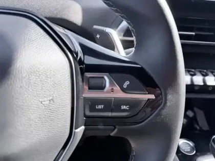 Photo 15 Peugeot 3008  Hybrid 225 e-EAT8