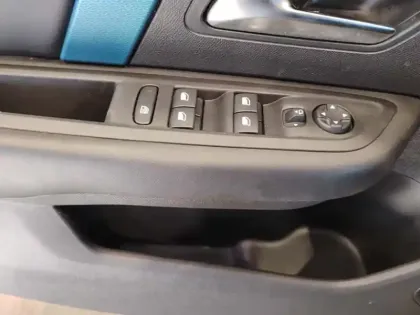 Photo 23 Citroën C4 e- X 136 ch Automatique