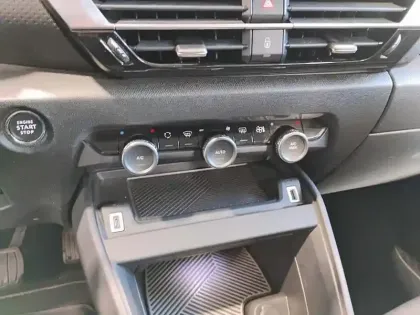 Photo 19 Citroën C4 e- X 136 ch Automatique