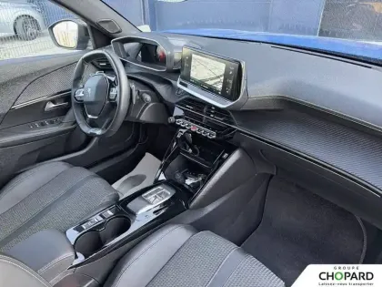 Photo 80 Peugeot 2008  PureTech 130 S&S EAT8