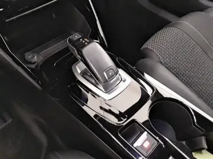 Photo 13 Peugeot 2008  PureTech 130 S&S EAT8