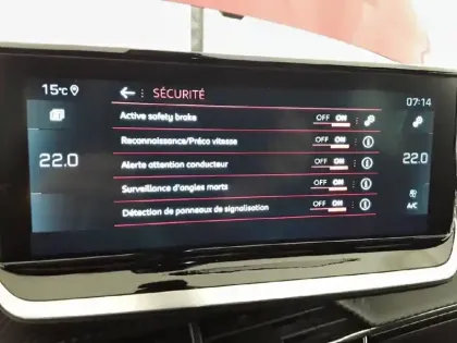 Photo 19 Peugeot 2008  PureTech 130 S&S EAT8