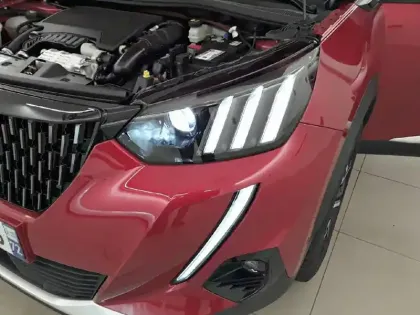 Photo 15 Peugeot 2008  PureTech 130 S&S EAT8