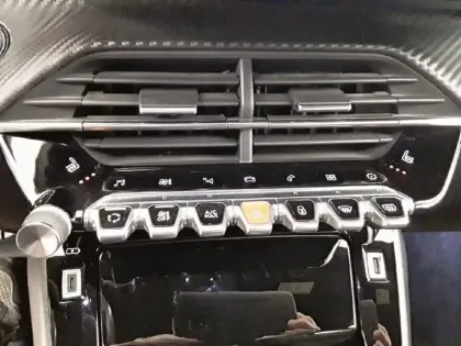 Photo 20 Peugeot 2008  PureTech 130 S&S EAT8