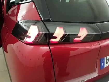 Photo 16 Peugeot 2008  PureTech 130 S&S EAT8