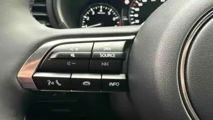 Photo 24 Mazda Mazda3 Gén. IV Ph1 Takumi 5