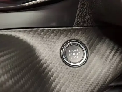 Photo 25 Peugeot 208  Hybrid 100 e-DCS6