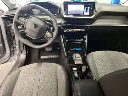 Photo 27 Peugeot 208  Hybrid 100 e-DCS6