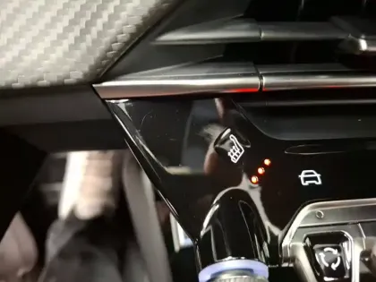 Photo 16 Peugeot 208  Hybrid 100 e-DCS6