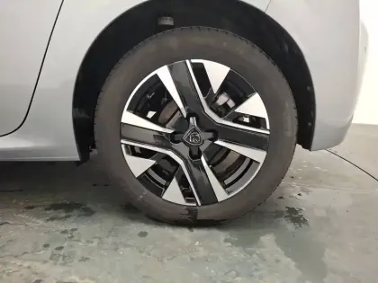 Photo 11 Peugeot 208  Hybrid 100 e-DCS6