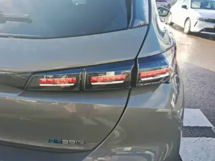 Photo 36 Peugeot 308  PHEV 180 e-EAT8