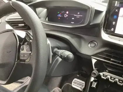 Photo 17 Peugeot 2008  Hybrid 145 e-DCS6