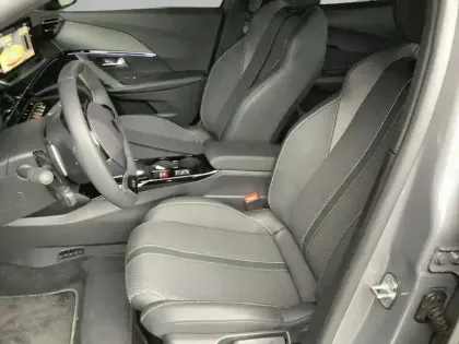 Photo 54 Peugeot 2008  Hybrid 145 e-DCS6