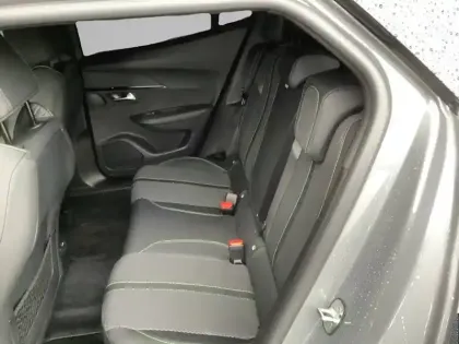 Photo 33 Peugeot 2008  Hybrid 145 e-DCS6