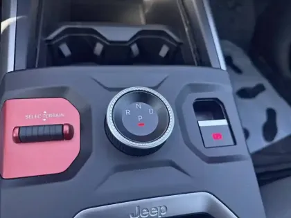 Photo 13 Jeep Compass  1.2 Turbo T3 145 ch BVR6 e-Hybrid 4x2